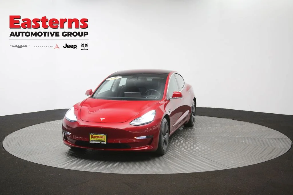 Used 2018 Red Tesla Long Range image 48