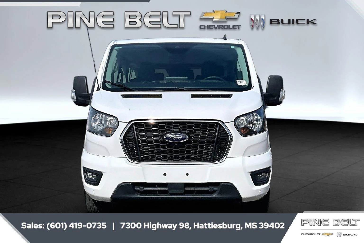 Used 2023 Oxford White Ford 350 XLT image 3