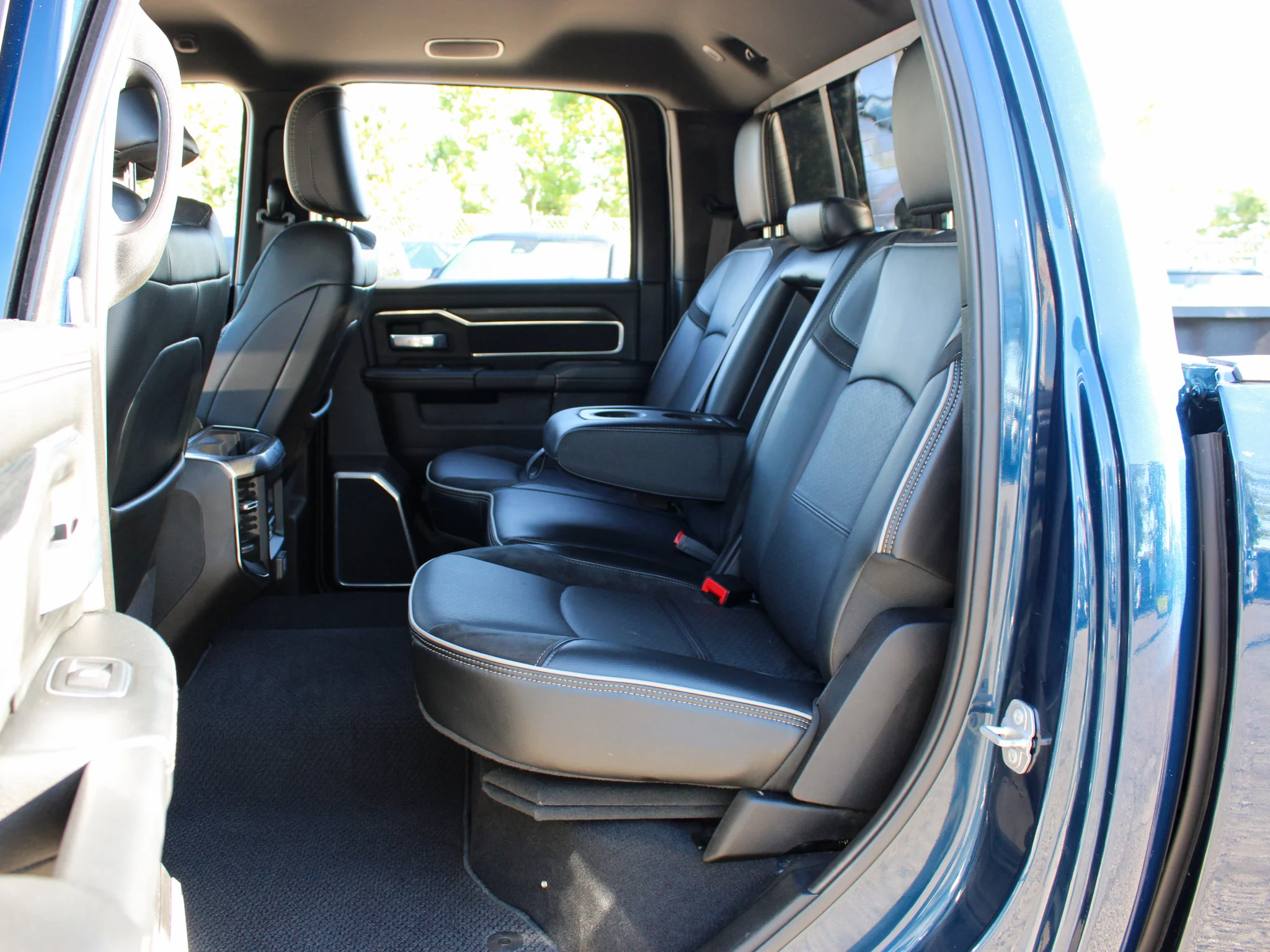Certified Used 2024 Blue RAM Laramie* | Diesel | 5th Wheel & Gooseneck | Apple CarPlay | 3M PPF | Night Edition image 22