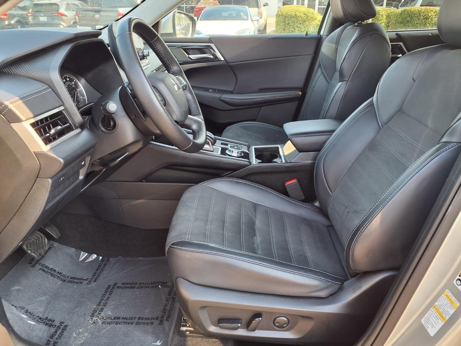 Used 2024  Mitsubishi SE image 19