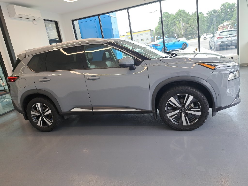 Used 2023 Gray Nissan SL image 8