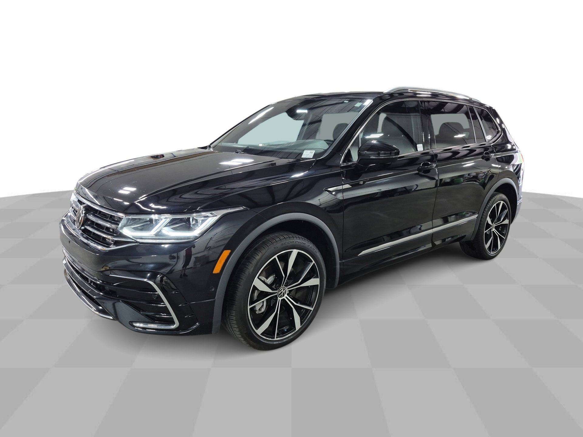 Used 2024 Black Volkswagen 2.0T SEL R-Line image 4