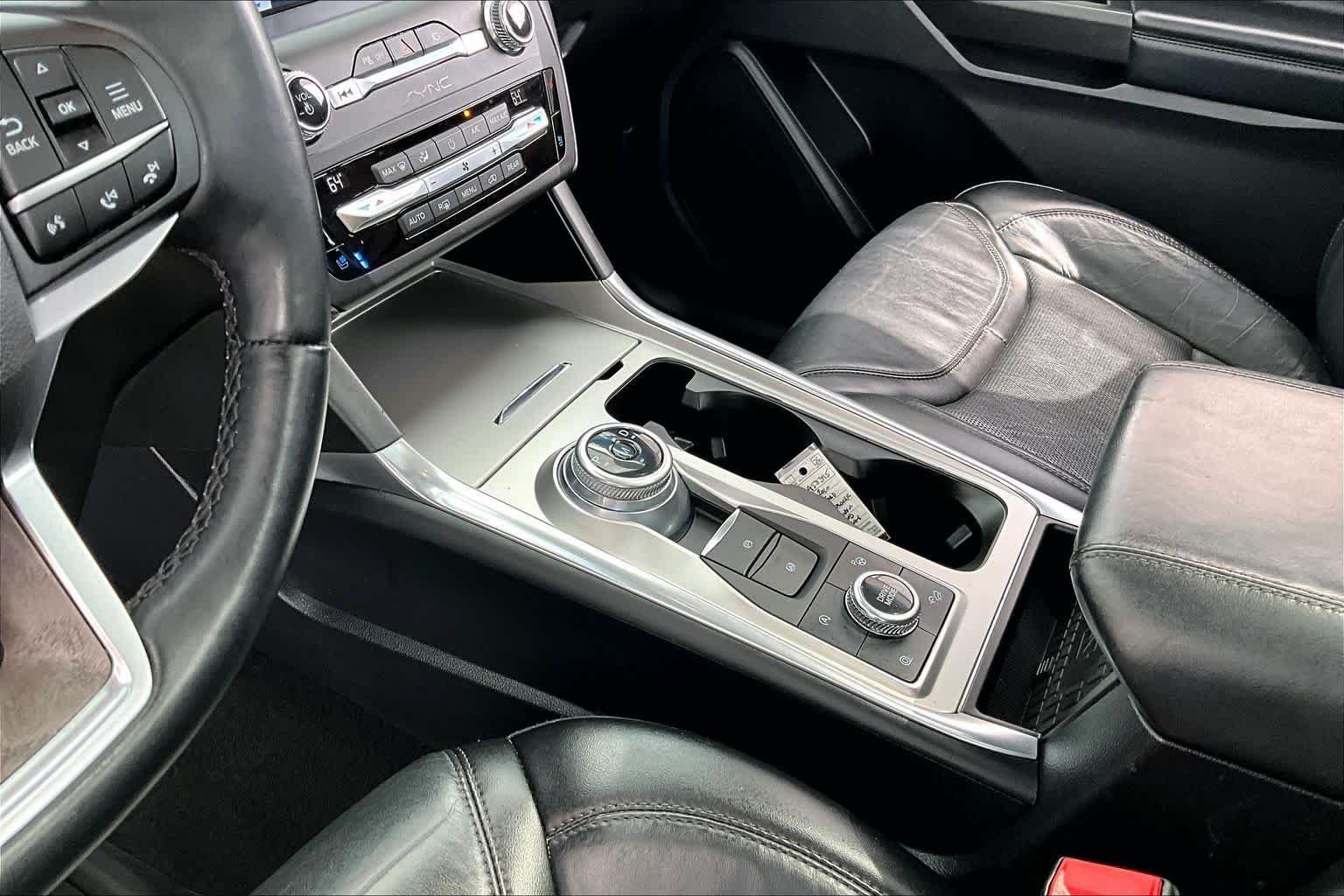 Used 2020 Magnetic Ford Platinum image 17
