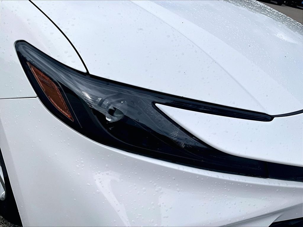 Used 2025 White Toyota SE image 31