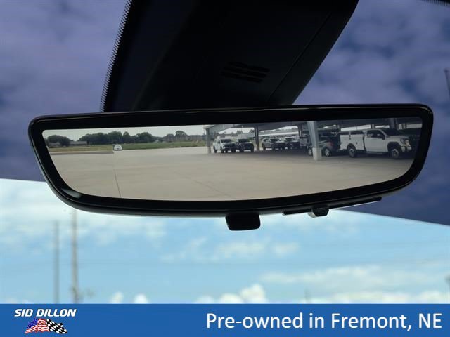 Used 2021 White Frost Tricoat GMC Denali image 15