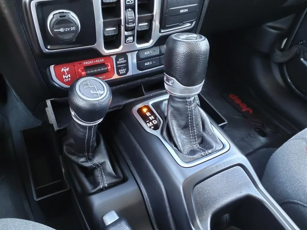 Used 2024 Granite Crystal Clearcoat Metallic Jeep Rubicon image 20