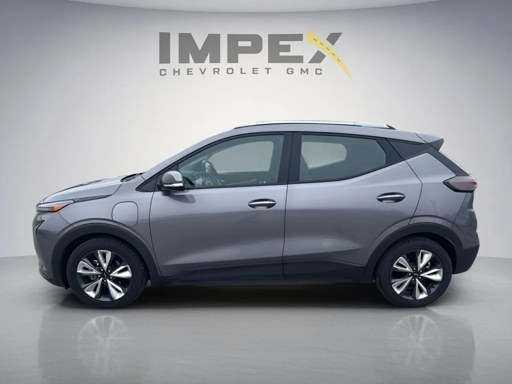 Used 2022 Gray Chevrolet LT image 2