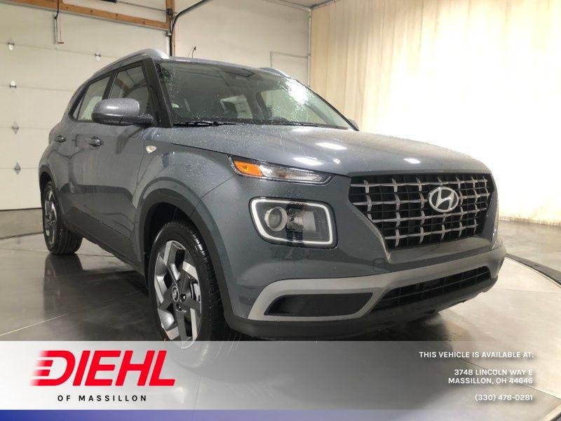 2026 Hyundai Venue SEL w/ 2-Tone Roof IVT's photo