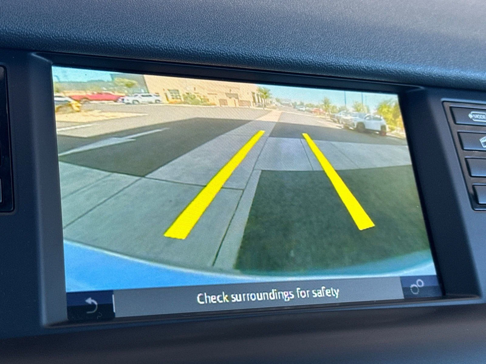 Used 2018  Land Rover HSE image 22