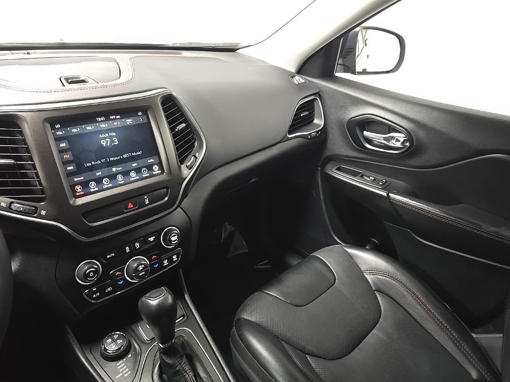 Used 2022 Black Jeep Trailhawk image 27