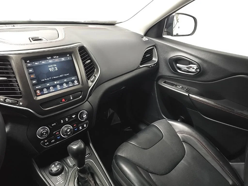 Used 2022 Black Jeep Trailhawk image 27