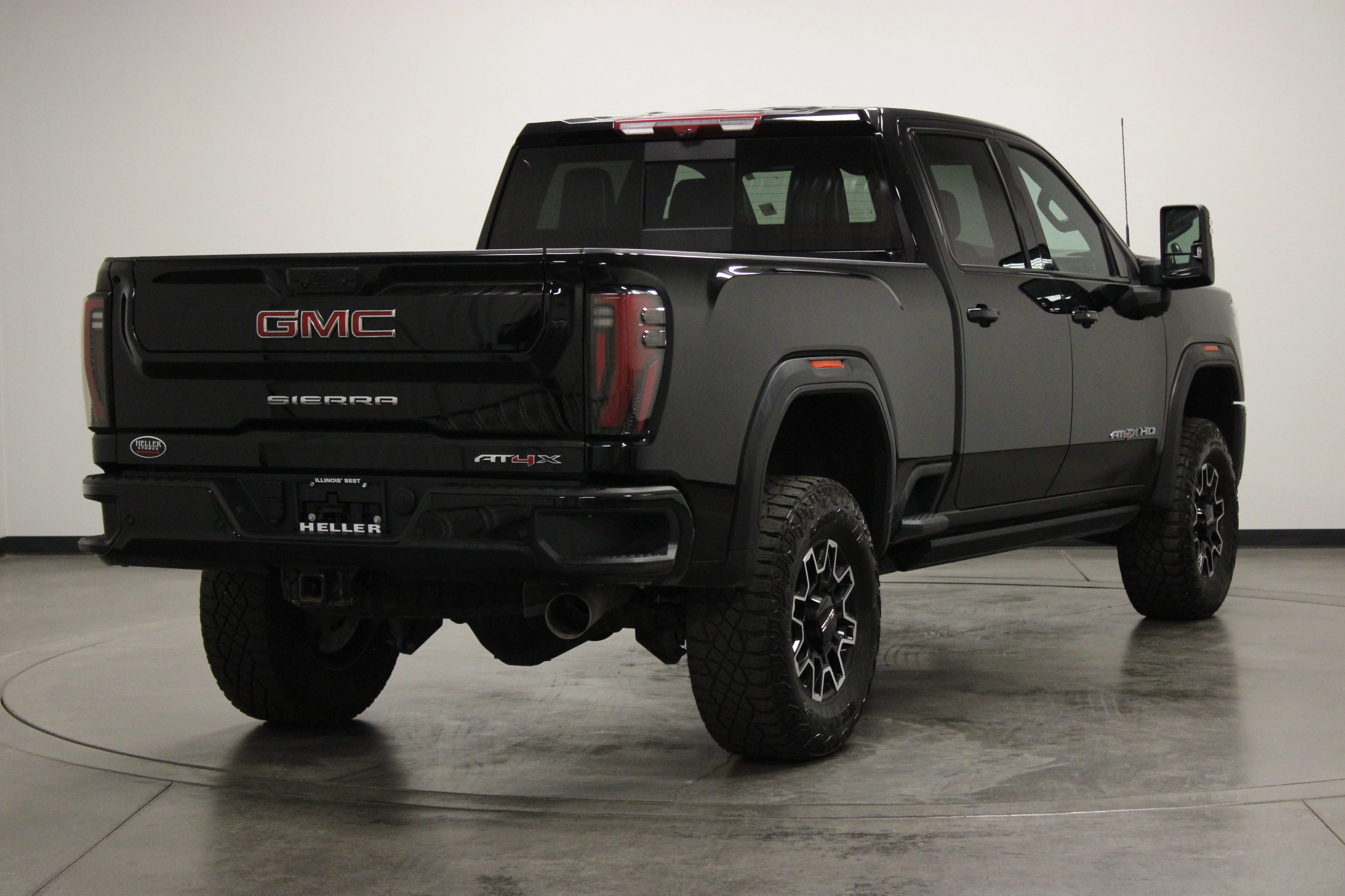 Used 2025 Onyx Black GMC AT4X image 8