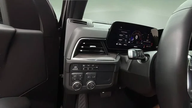 Used 2025 Black Chevrolet Z71 image 18
