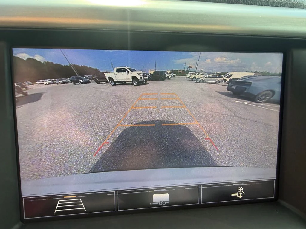 Used 2020 White GMC SLT image 13