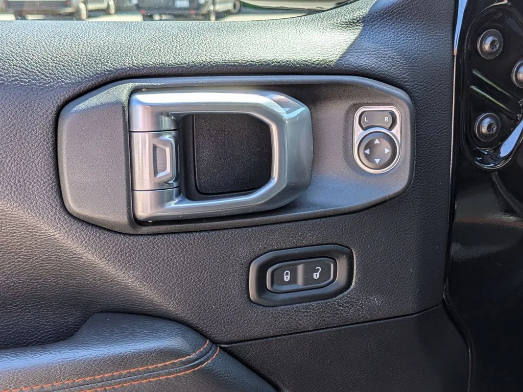 Used 2023 Black Jeep Mojave image 11