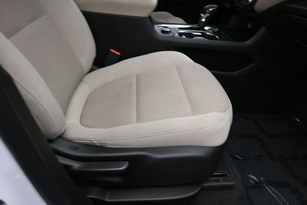 Used 2022 Summit White Chevrolet LS image 40