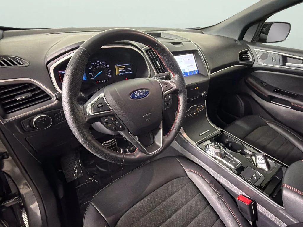 Used 2020 Gray Ford ST Line image 18