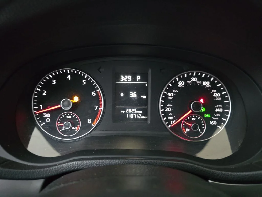 Used 2014 Platinum Gray Metallic Volkswagen 2.5L Wolfsburg Edition image 20