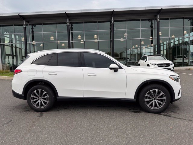 Used 2023  Mercedes-Benz GLC 300 image 8