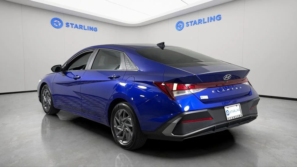 Used 2024 Blue Hyundai SEL image 5