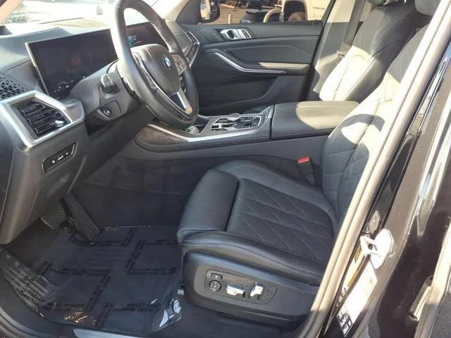 Used 2025 Black BMW xDrive40i image 6