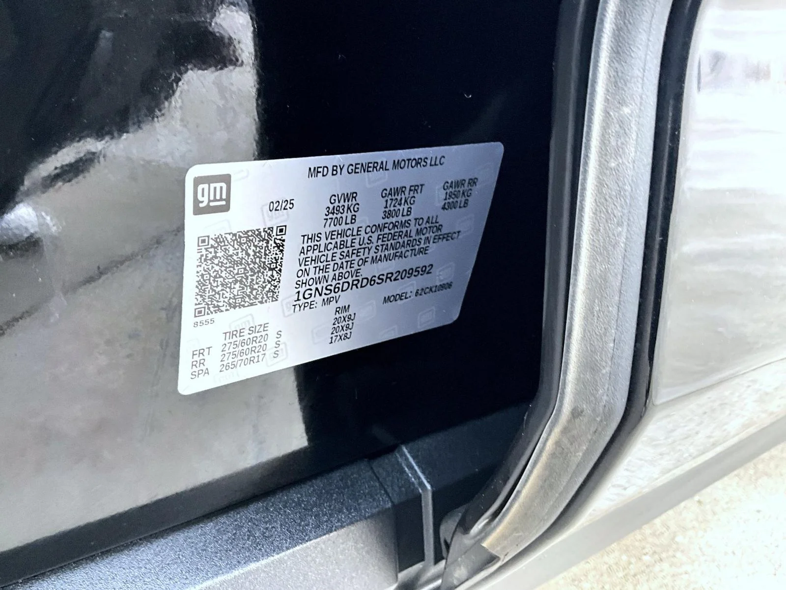 Used 2025 Black Chevrolet Z71 image 28