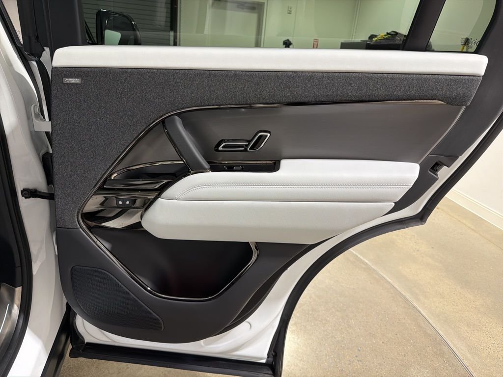 Certified Used 2023 Fuji White Land Rover SE image 26