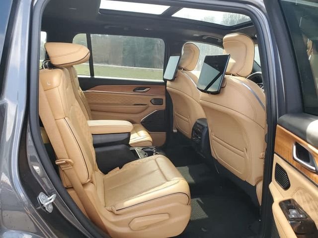 Used 2024 Gray Jeep Summit image 24