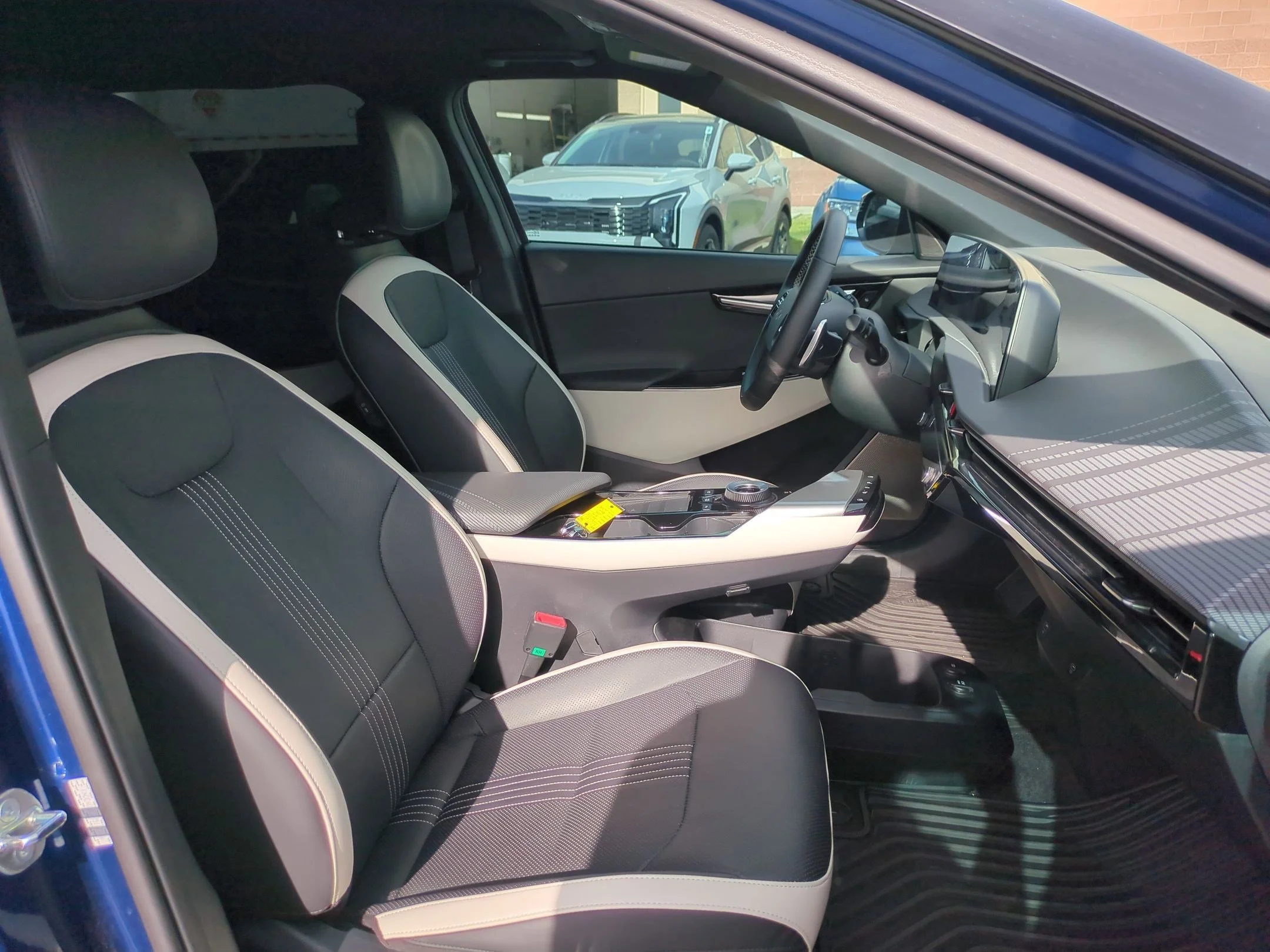 Used 2024 Yacht Blue Kia GT-Line image 28