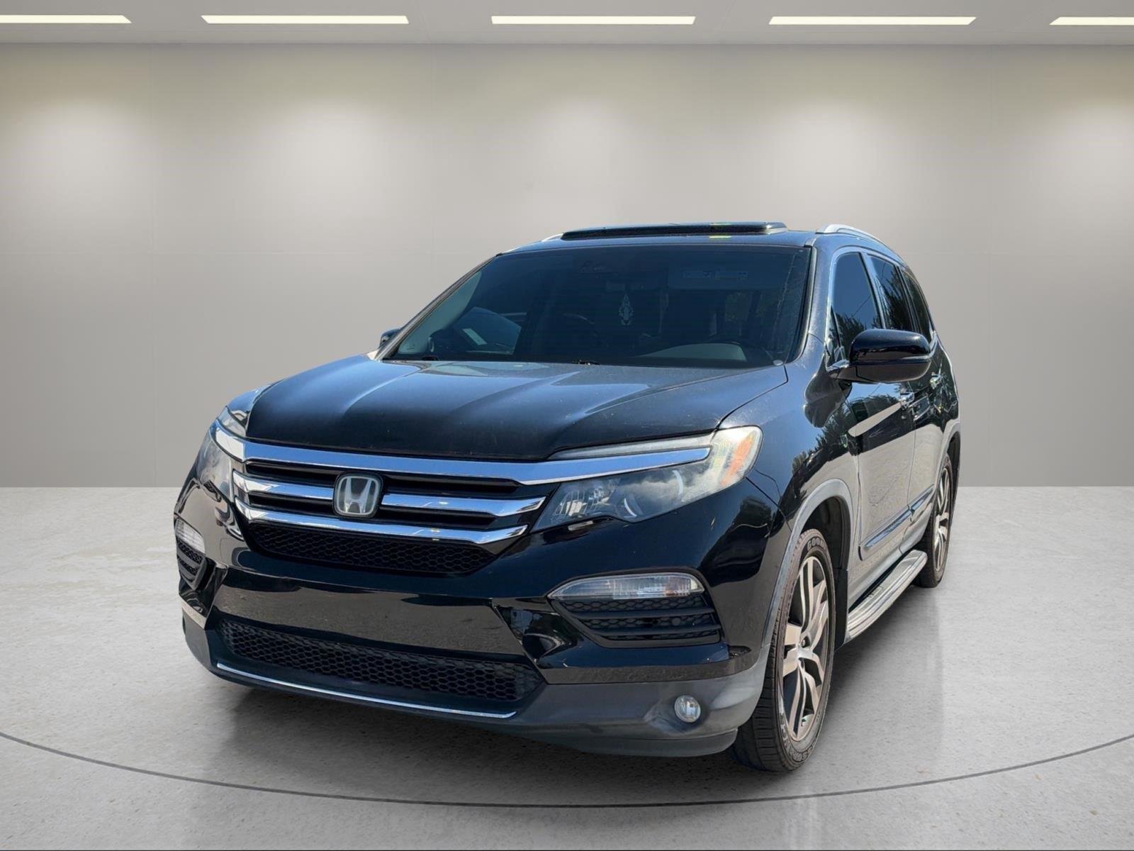 Used 2016 Crystal Black Pearl Honda Elite image 4