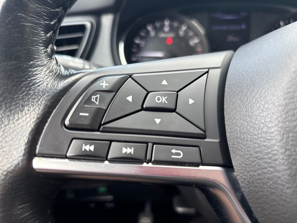 Used 2017 Black Nissan SV image 21