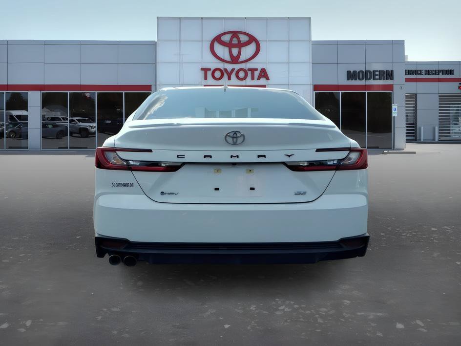 Used 2025 Ice Cap Toyota SE image 4