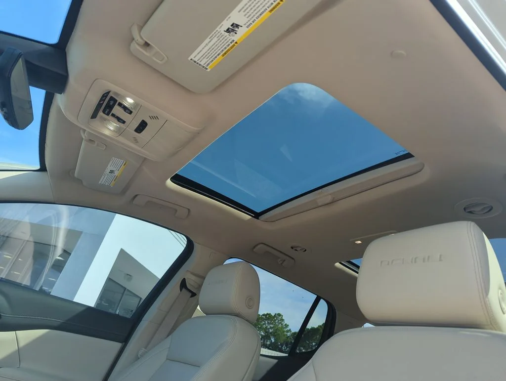 Used 2021 White GMC Denali image 29
