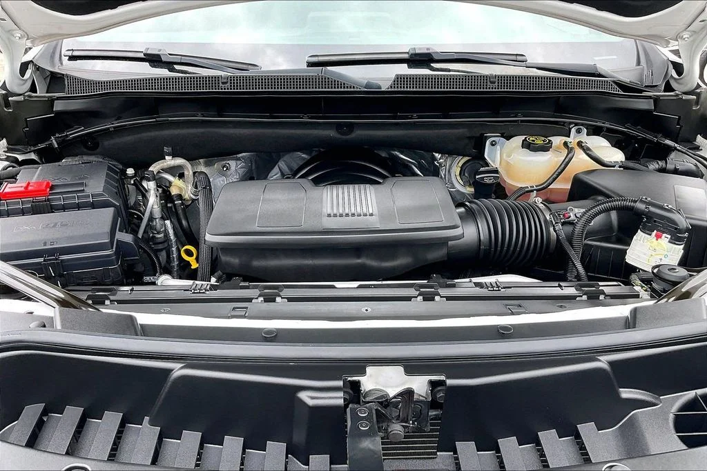 Used 2024 White Chevrolet LS image 31