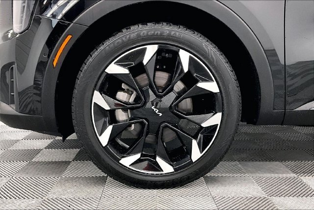 Used 2025 Ebony Black Kia SX image 10