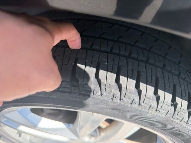 Used 2018 Black Chevrolet Premier image 12