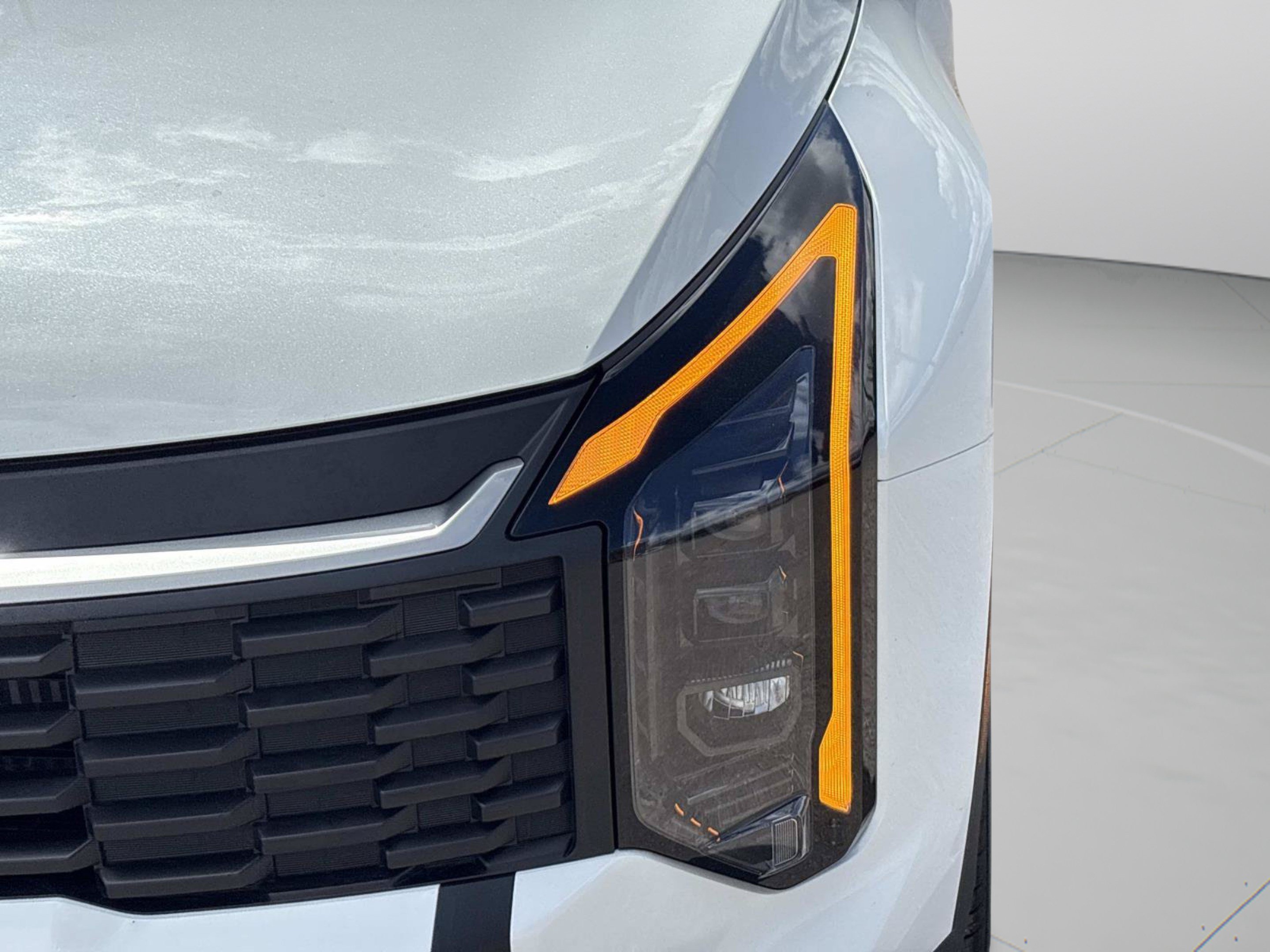 New 2027 Snow White Pearl Kia LX image 30