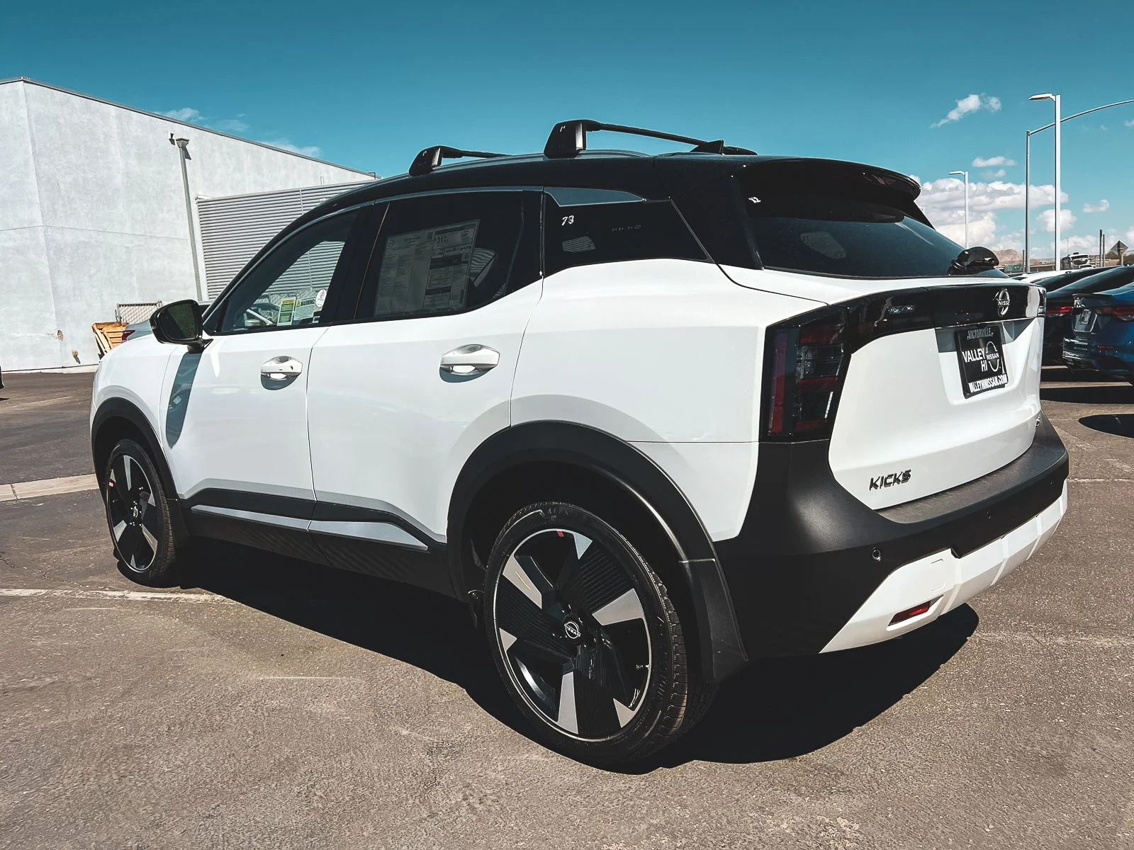 New 2026 Aspen White TriCoat / Super Black Two-tone Nissan SR image 6