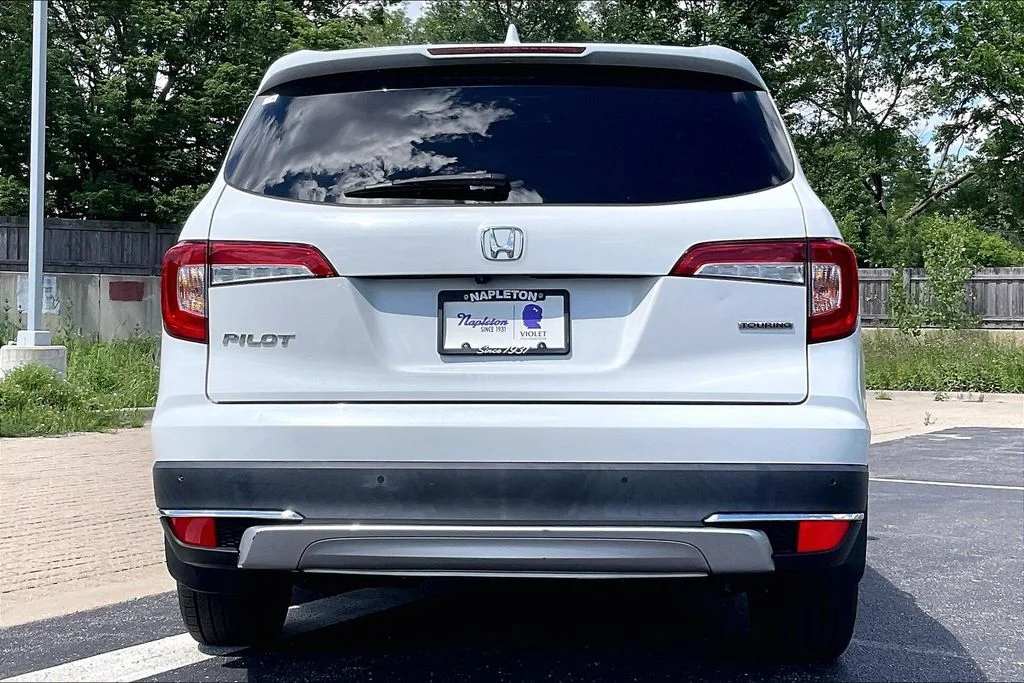 Used 2021 White Honda Touring image 3