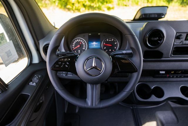 New 2026 Arctic White Mercedes-Benz Cargo 144 WB image 25