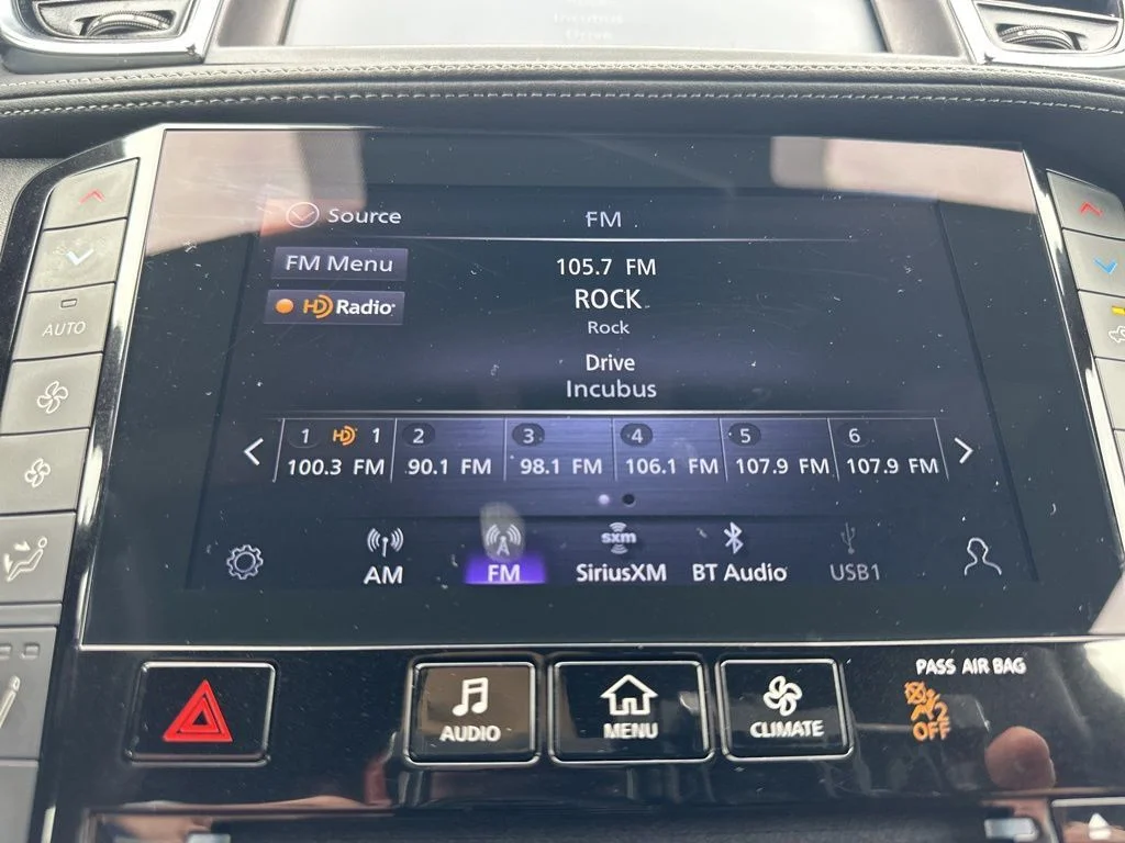Used 2023 Gray INFINITI LUXE image 21