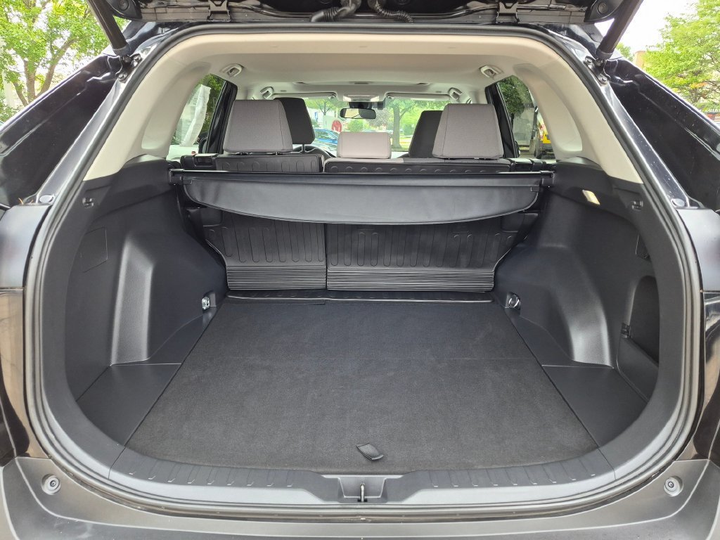 Used 2023 Black Toyota XLE image 36