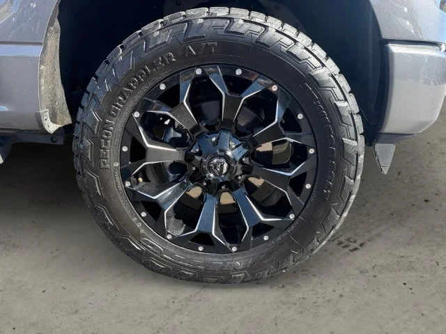 Used 2022 Gray Ford XLT image 10