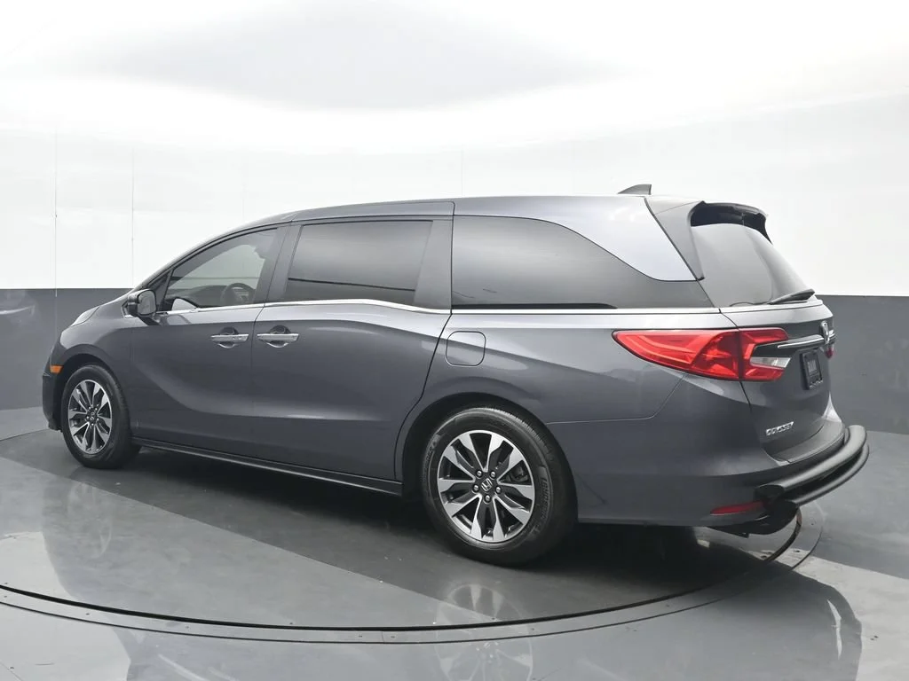 Used 2023  Honda EX-L image 4