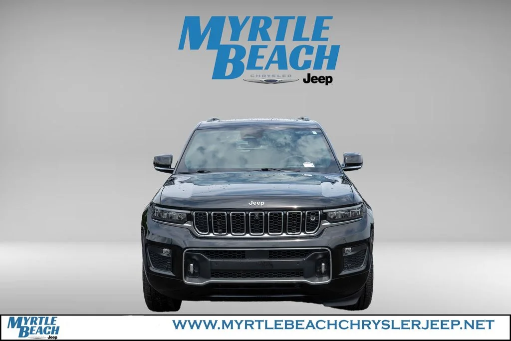 Used 2022 Diamond Black Jeep Overland image 9
