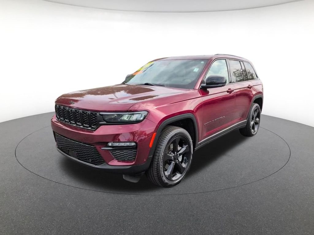 Certified Used 2025 Velvet Jeep Limited image 15