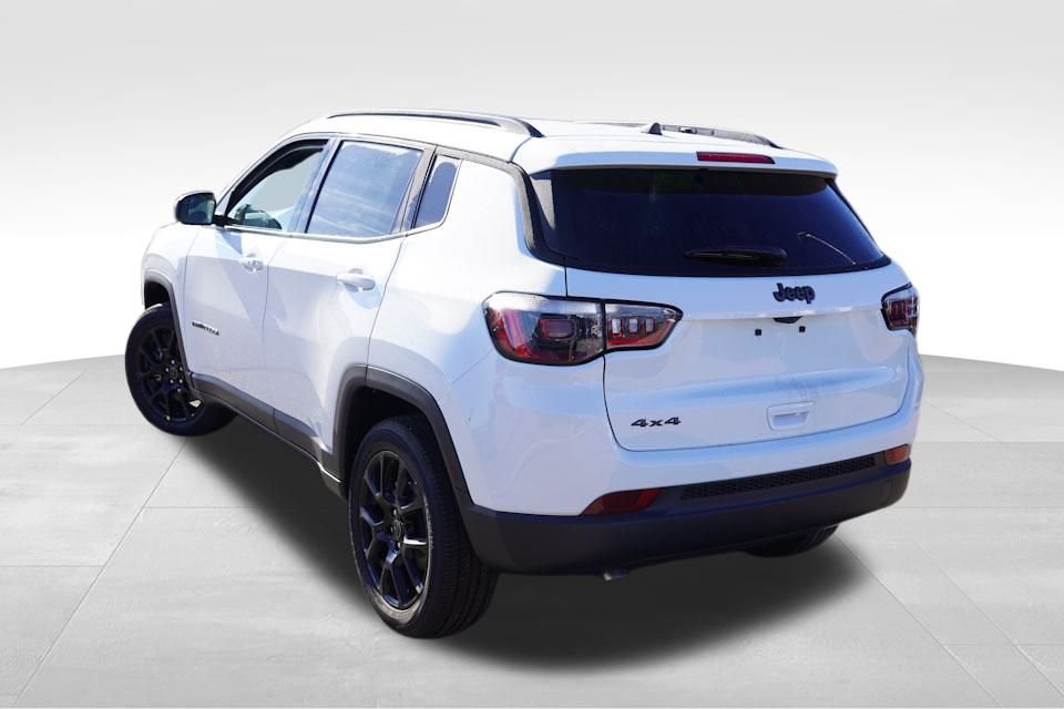 New 2025 Bright White Clear-Coat Exterior Paint Jeep Altitude Special Edition image 5