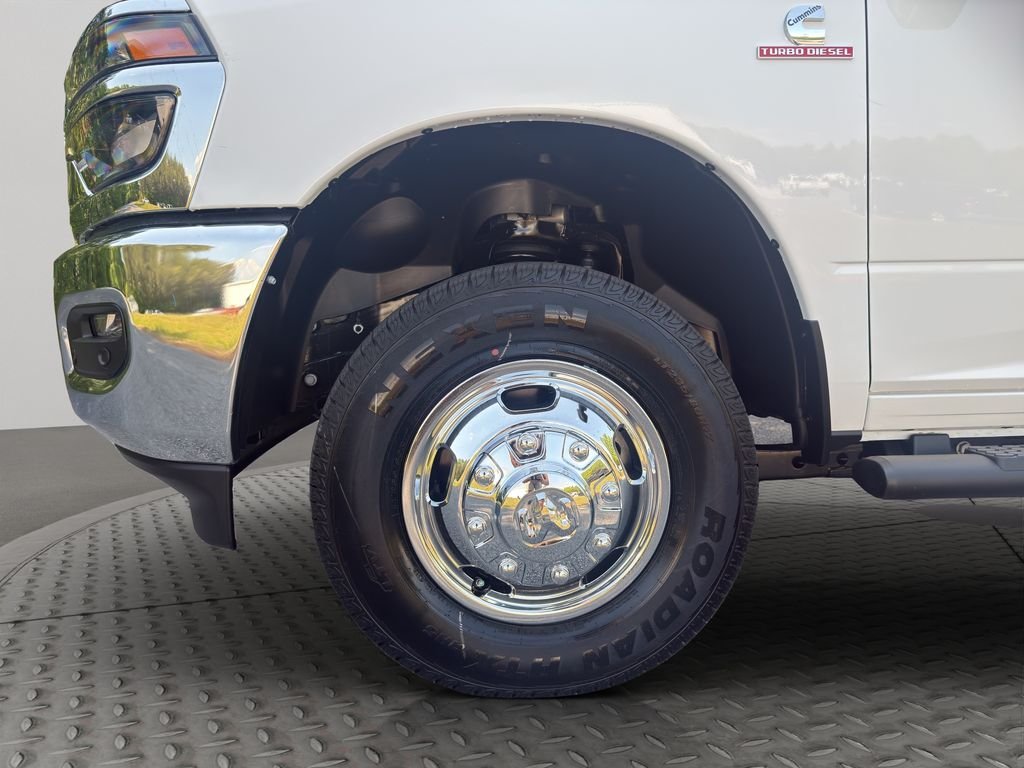 New 2026 Bright White Clear-Coat Exterior Paint RAM Tradesman image 14