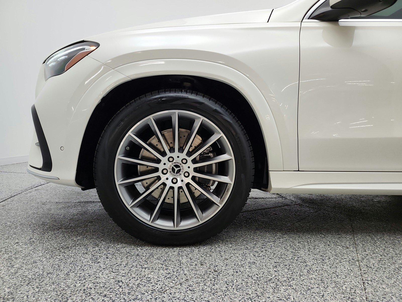 Certified Used 2024 MANUFAKTUR Diamond White Metallic Mercedes-Benz GLE 450 4MATIC® SUV image 22