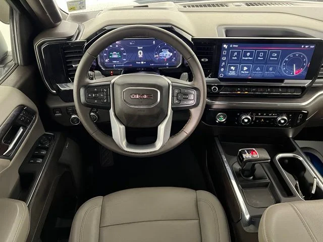 Used 2024 White GMC SLT image 33